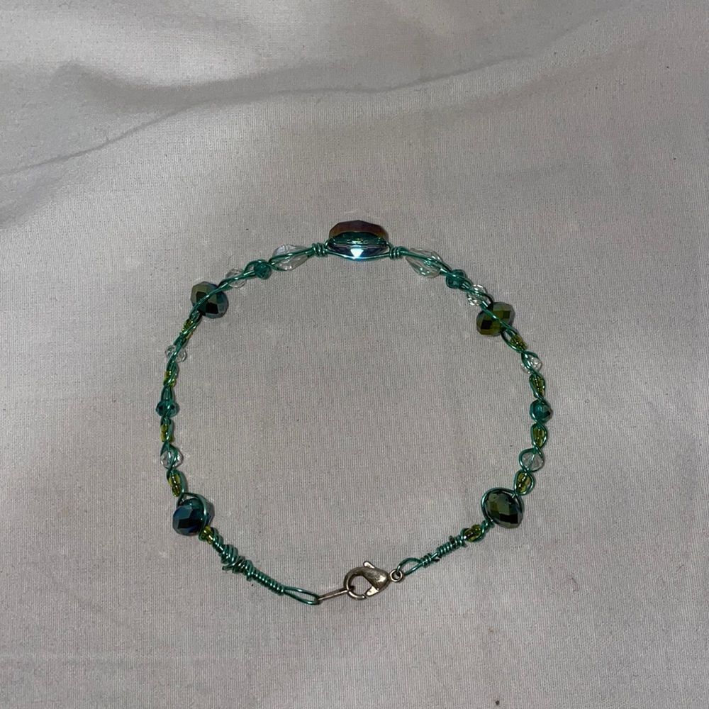 Beaded and wire bracelet - Picture 5 of 5